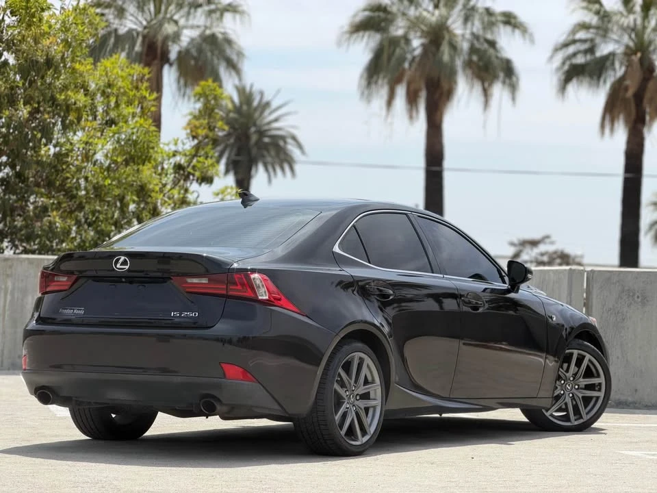 2014 Lexus IS 3rd Gen - Image 19 of 20