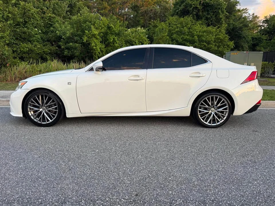 2014 Lexus IS 3rd Gen - Image 4 of 15