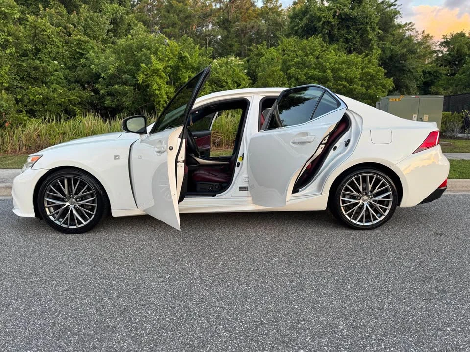 2014 Lexus IS 3rd Gen - Image 9 of 15