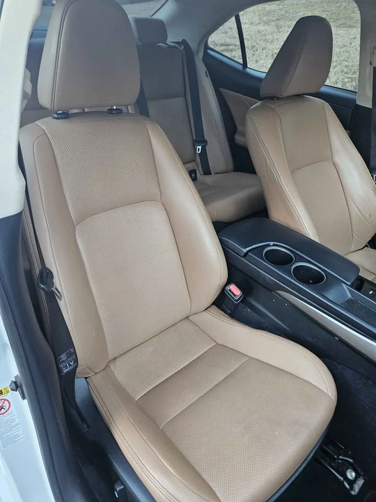 2014 Lexus IS 3rd Gen - Image 15 of 20
