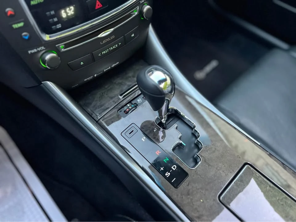 2014 Lexus IS 2nd Gen - Image 14 of 18