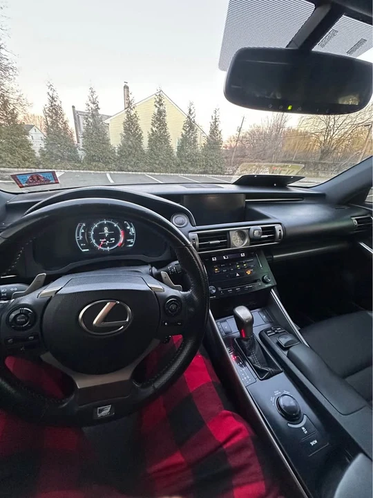 2014 Lexus IS 3rd Gen - Image 11 of 20