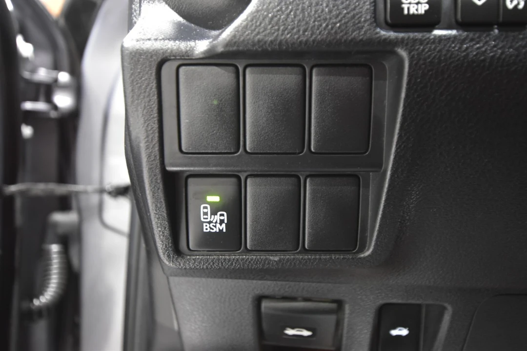 2014 Lexus IS 3rd Gen - Image 17 of 21