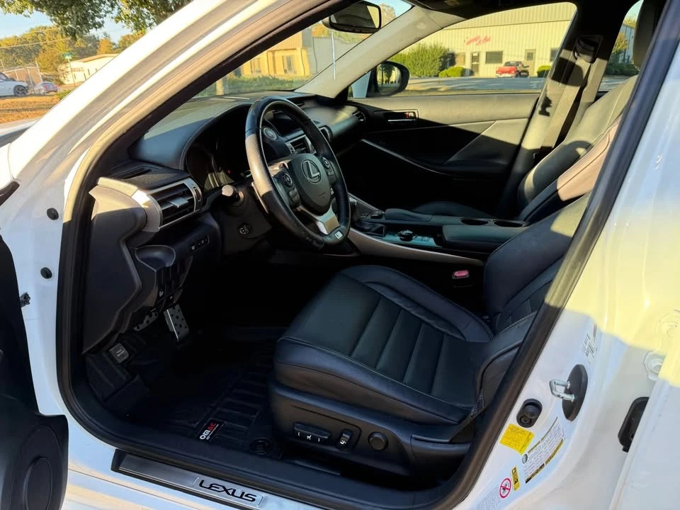 2014 Lexus IS 3rd Gen - Image 9 of 20