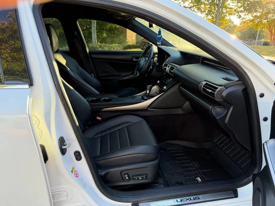 2014 Lexus IS 3rd Gen - Image 13 of 20