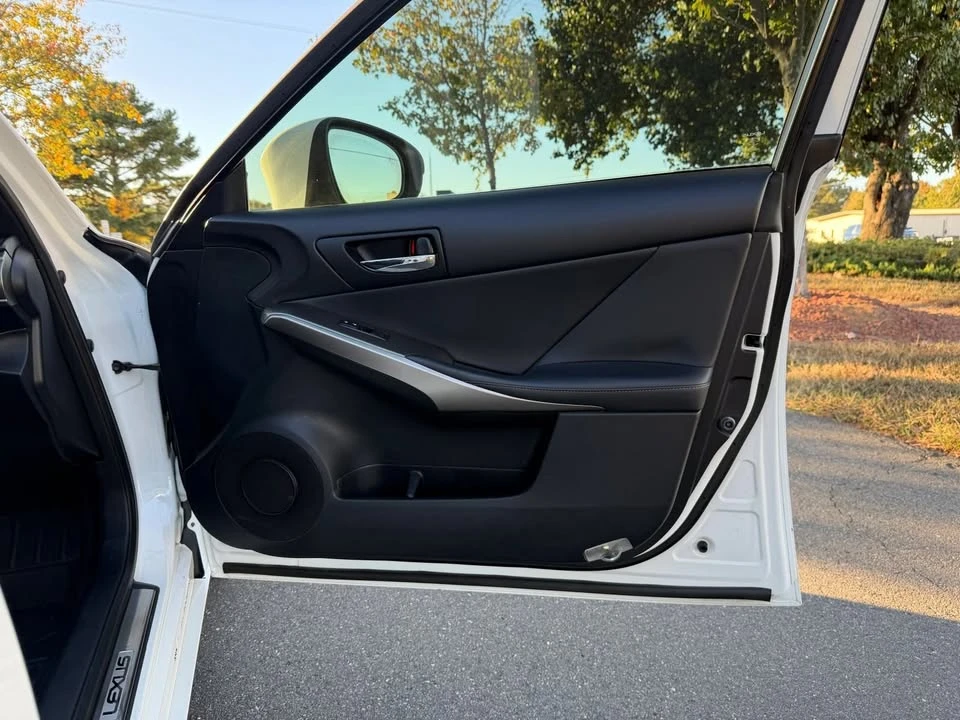 2014 Lexus IS 3rd Gen - Image 14 of 20