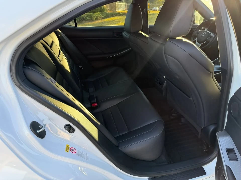 2014 Lexus IS 3rd Gen - Image 15 of 20