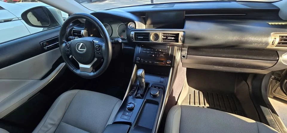 2014 Lexus IS 3rd Gen - Image 6 of 8