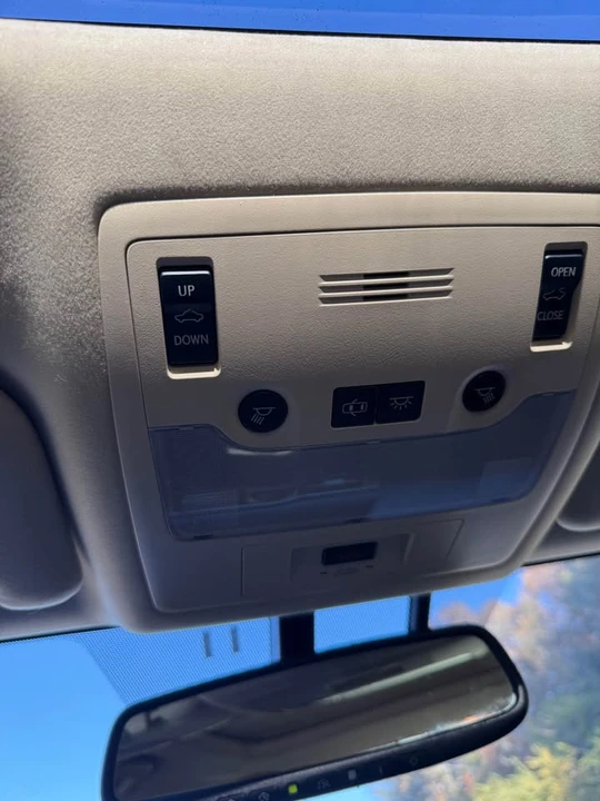 2014 Lexus IS 3rd Gen - Image 16 of 17