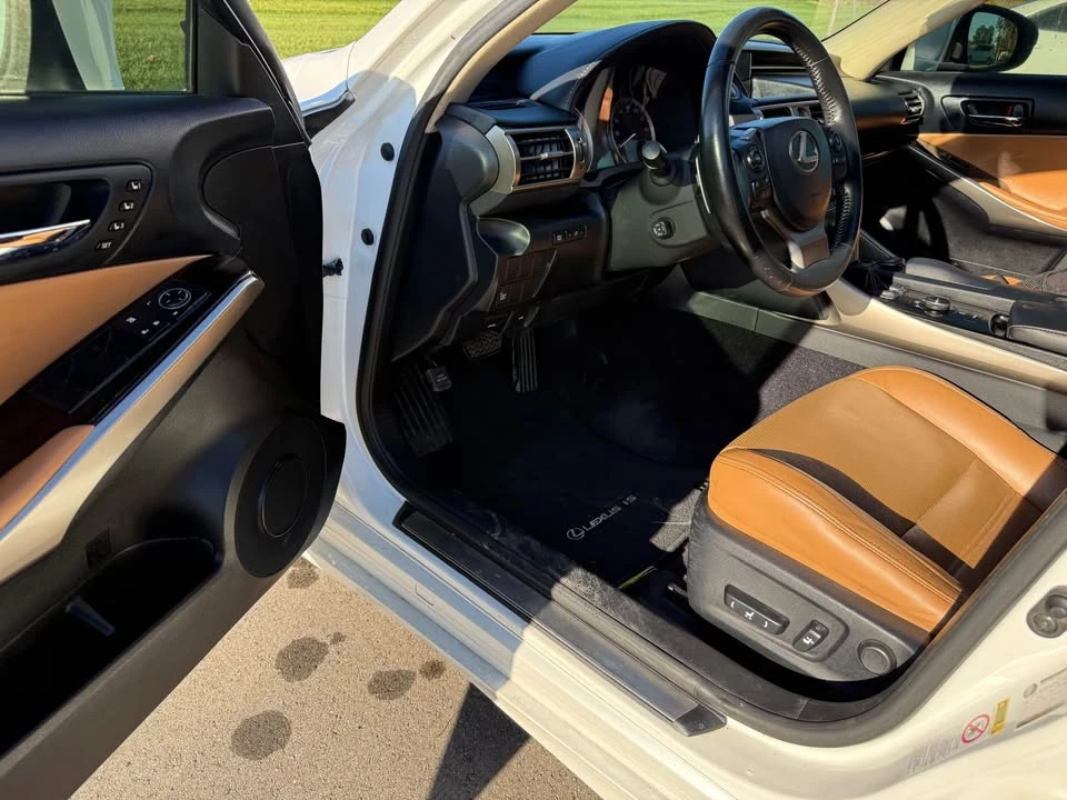 2014 Lexus IS 3rd Gen - Image 11 of 17