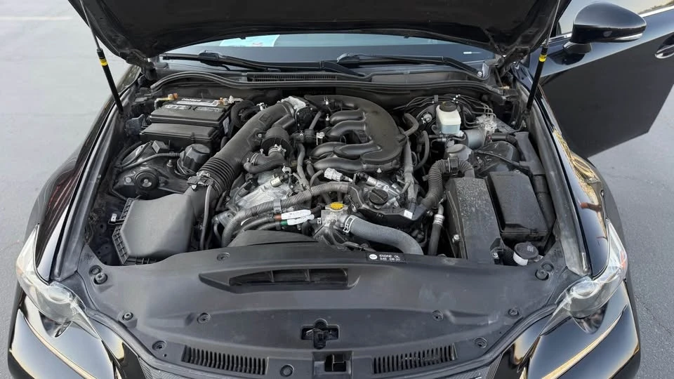 2014 Lexus IS 3rd Gen - Image 17 of 18