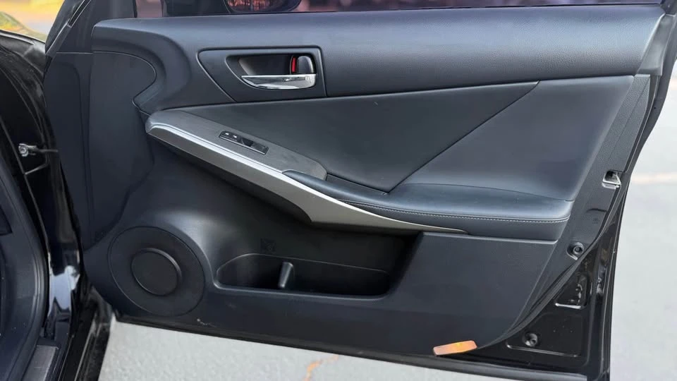 2014 Lexus IS 3rd Gen - Image 14 of 18