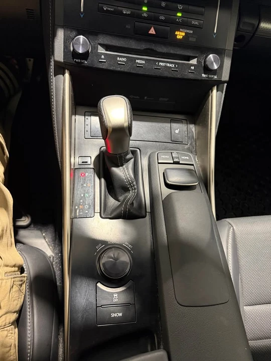 2014 Lexus IS 3rd Gen - Image 11 of 14