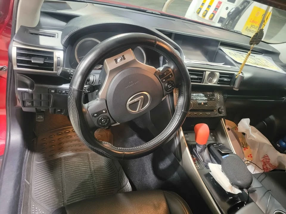 2014 Lexus IS 3rd Gen - Image 6 of 11