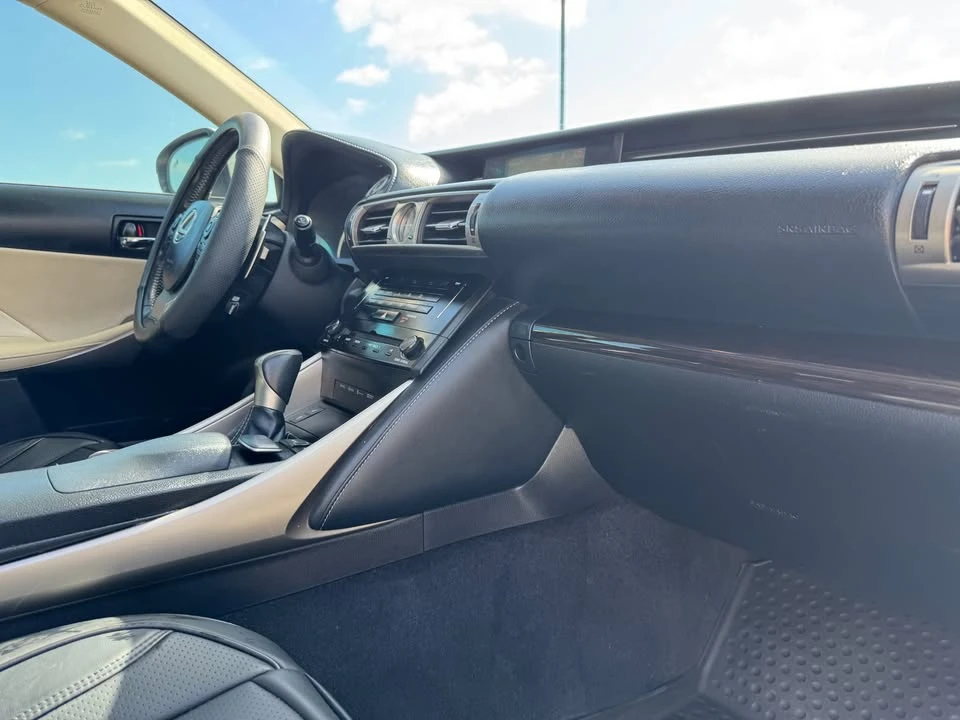 2014 Lexus IS 3rd Gen - Image 18 of 19