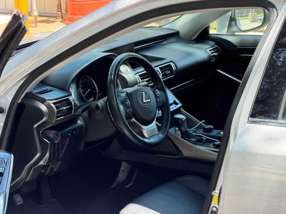 2014 Lexus IS 3rd Gen - Image 19 of 20