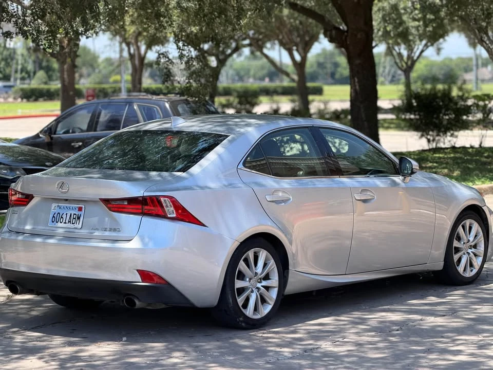 2014 Lexus IS 3rd Gen - Image 17 of 20