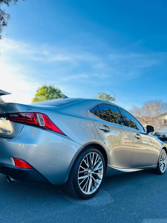 2014 Lexus IS 3rd Gen - Image 15 of 20