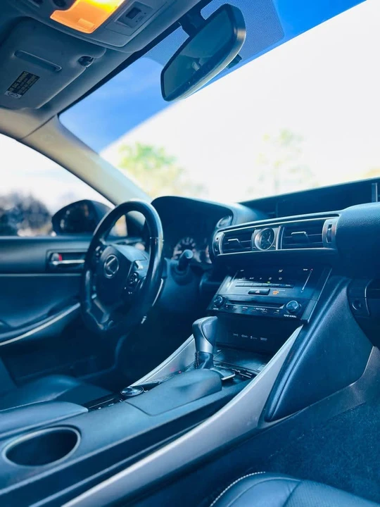 2014 Lexus IS 3rd Gen - Image 11 of 20