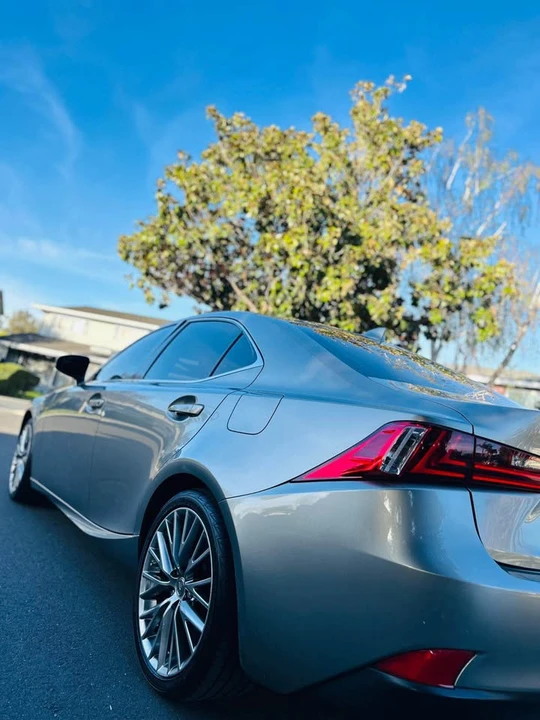 2014 Lexus IS 3rd Gen - Image 17 of 20