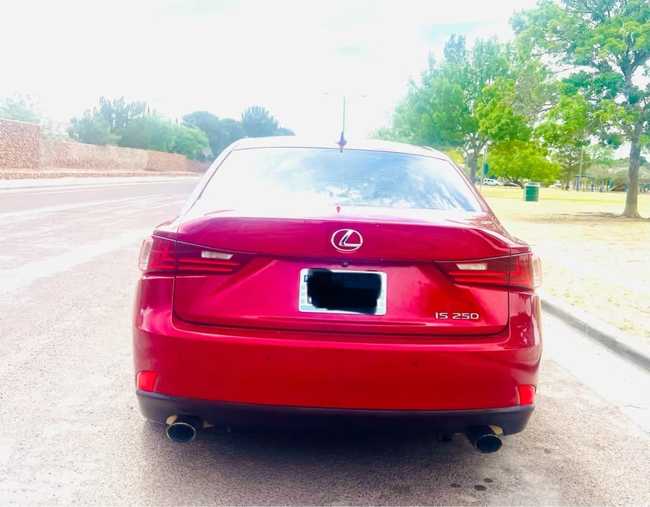 2014 Lexus IS 3rd Gen - Image 7 of 11