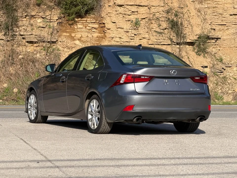 2014 Lexus IS 3rd Gen - Image 4 of 15