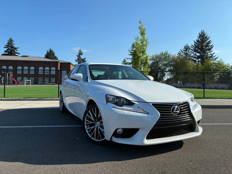 2014 Lexus IS 3rd Gen - Image 5 of 17