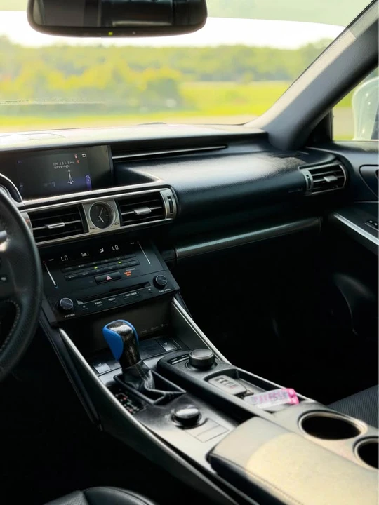 2014 Lexus IS 3rd Gen - Image 14 of 17