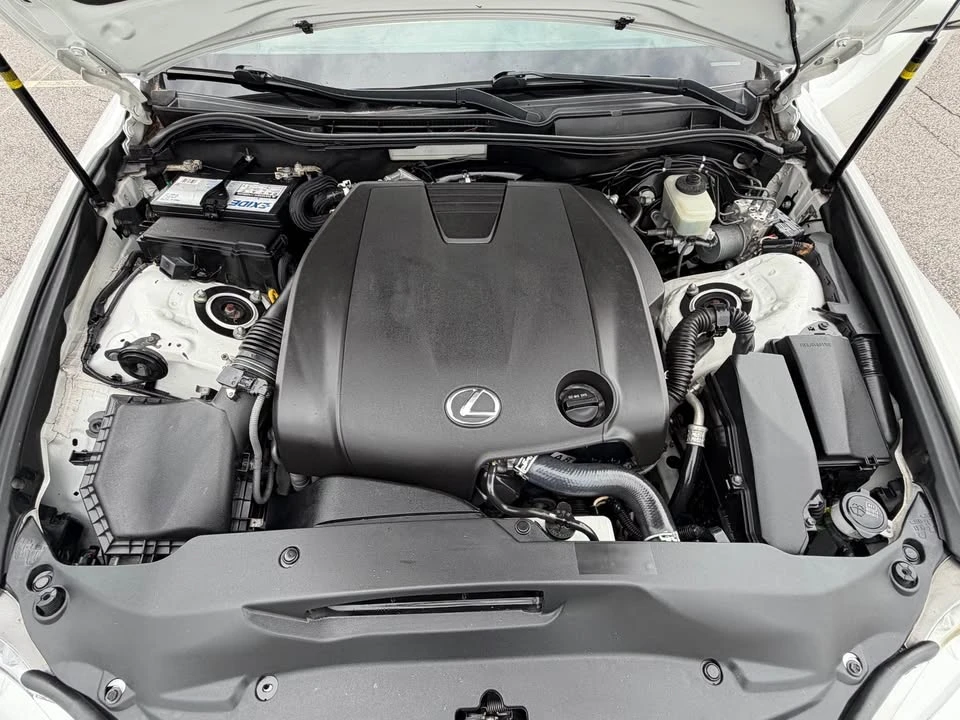 2014 Lexus IS 3rd Gen - Image 10 of 15