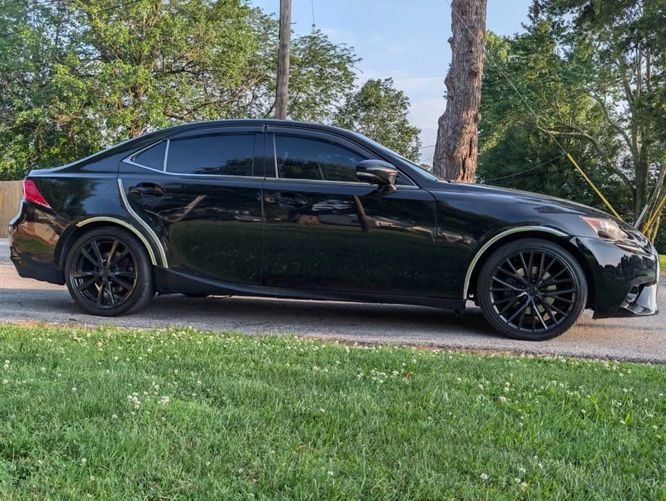 2014 Lexus IS 3rd Gen - Image 4 of 9