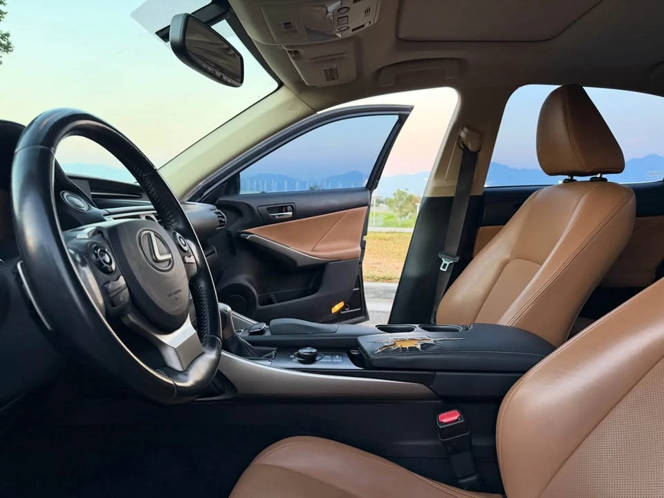 2014 Lexus IS 3rd Gen - Image 9 of 13