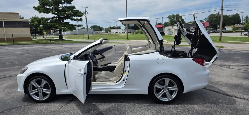 2014 Lexus IS 3rd Gen - Image 15 of 18