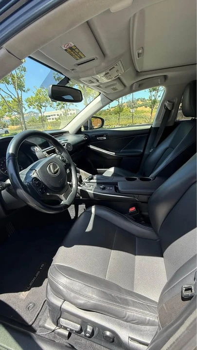 2014 Lexus IS 3rd Gen - Image 4 of 10