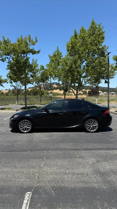 2014 Lexus IS 3rd Gen - Image 8 of 10