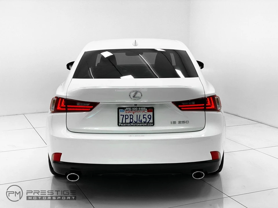 2014 Lexus IS 3rd Gen - Image 28 of 31