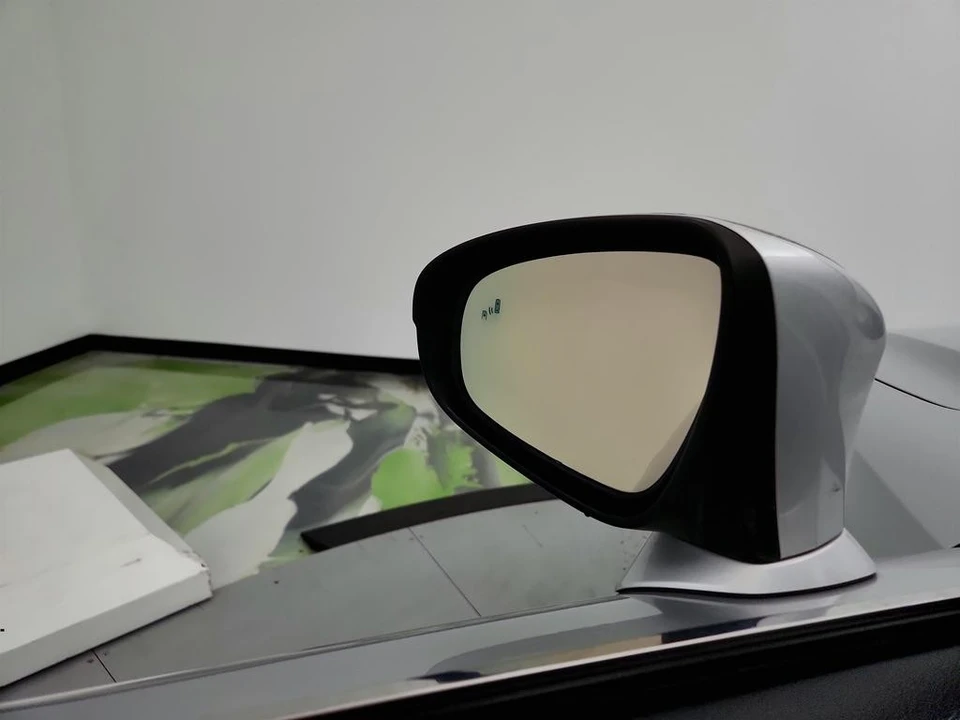 2014 Lexus IS 3rd Gen - Image 16 of 31