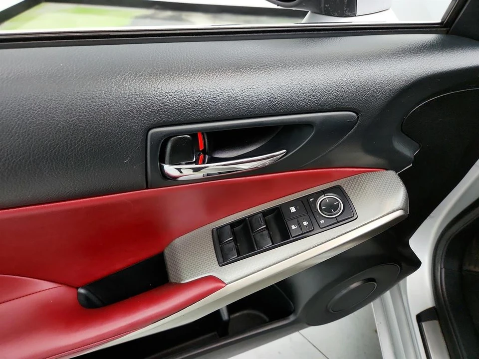 2014 Lexus IS 3rd Gen - Image 21 of 31