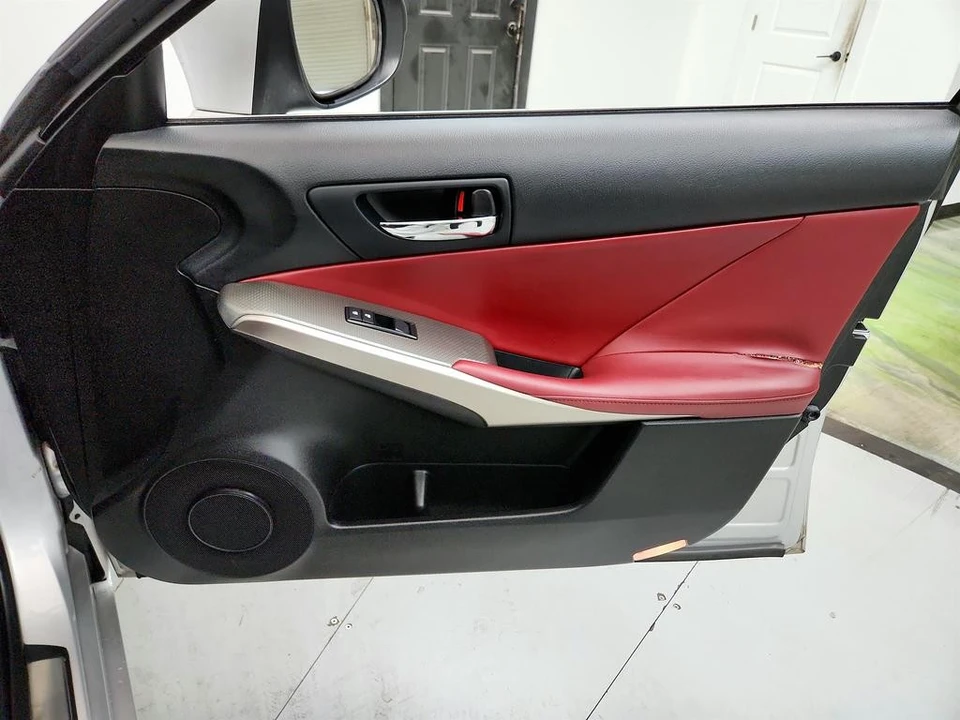 2014 Lexus IS 3rd Gen - Image 27 of 31