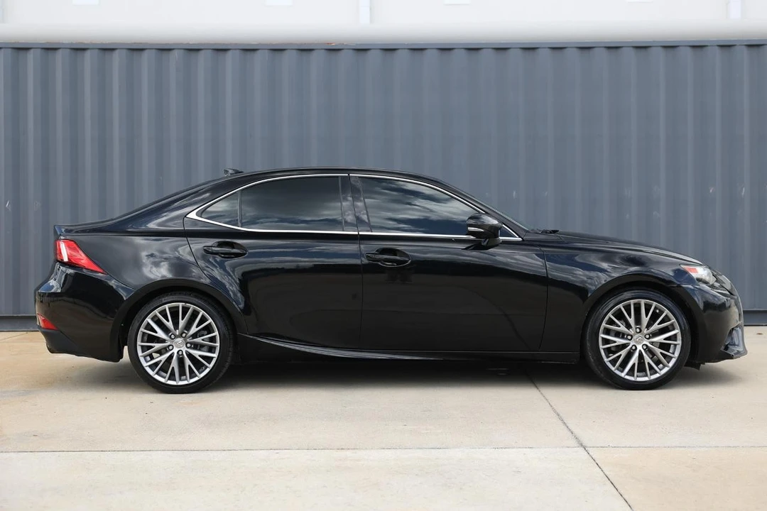 2014 Lexus IS 3rd Gen - Image 13 of 31