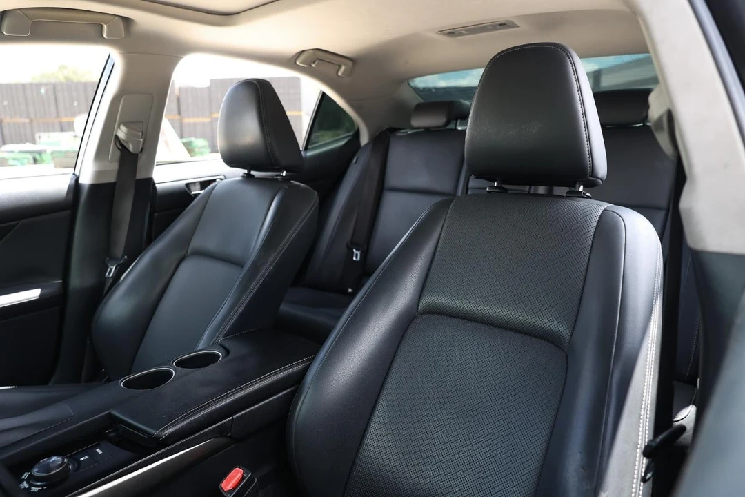 2014 Lexus IS 3rd Gen - Image 6 of 31