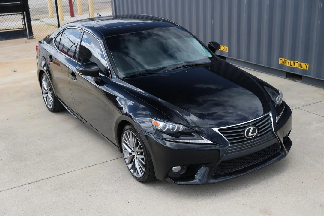 2014 Lexus IS 3rd Gen - Image 15 of 31