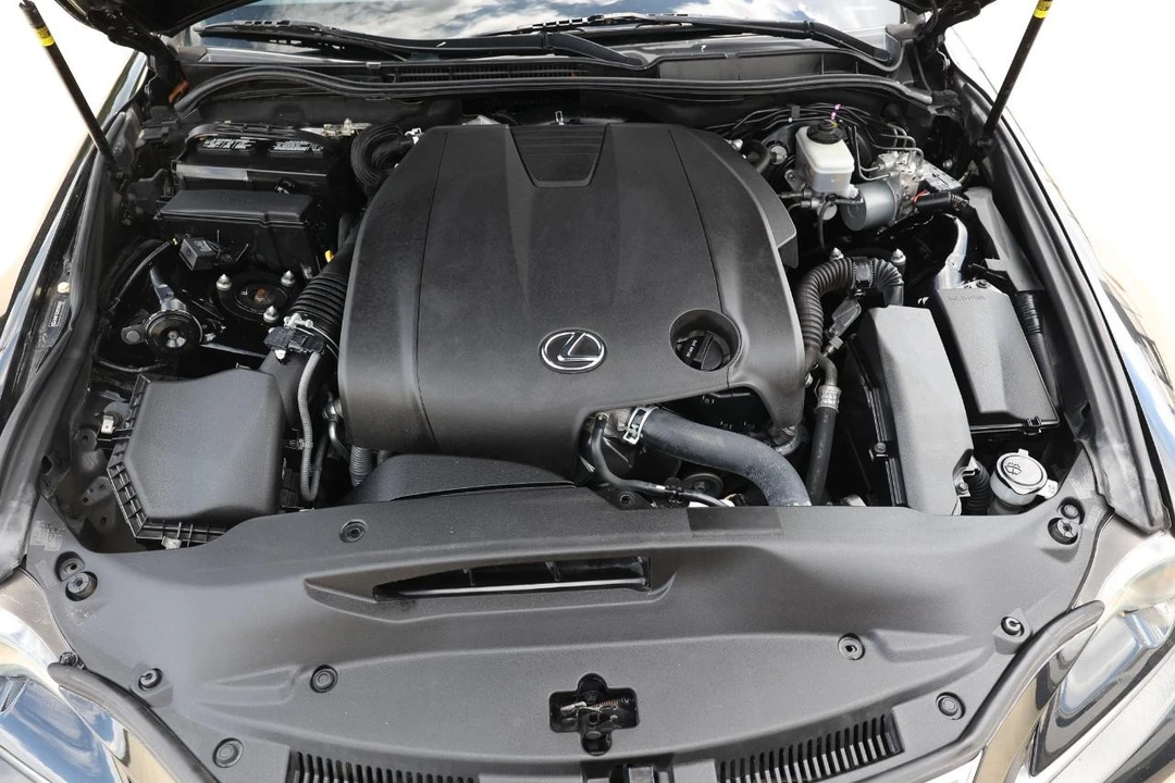 2014 Lexus IS 3rd Gen - Image 20 of 31