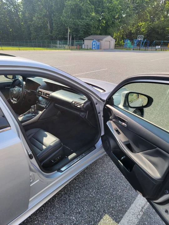 2014 Lexus IS 3rd Gen - Image 15 of 18