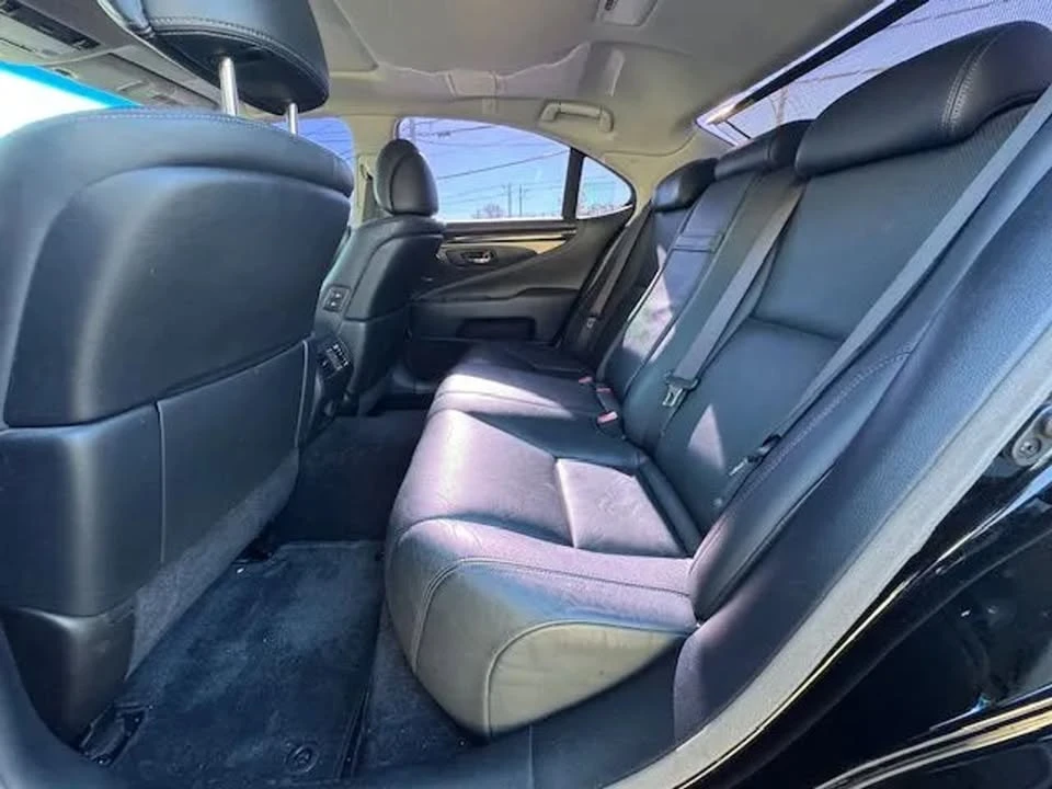 2014 Lexus LS 4th Gen - Image 5 of 8