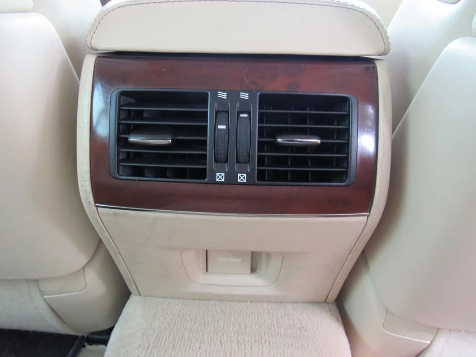2014 Lexus LS 4th Gen - Image 17 of 19