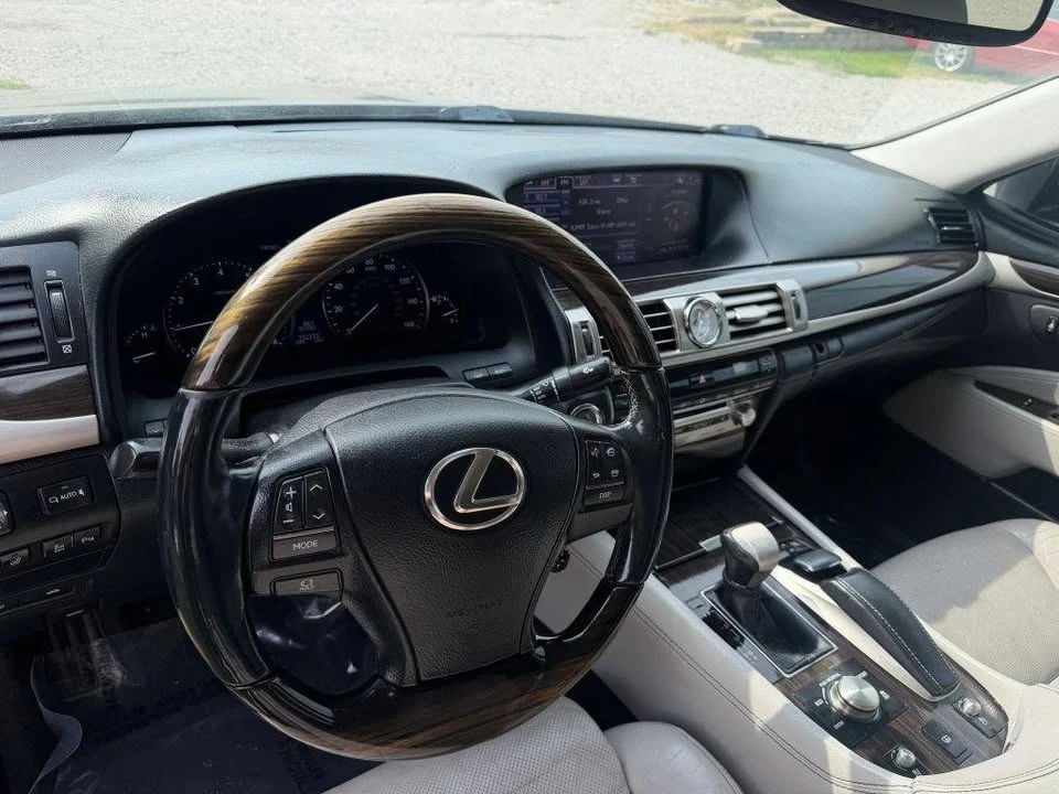 2014 Lexus LS 4th Gen - Image 10 of 20