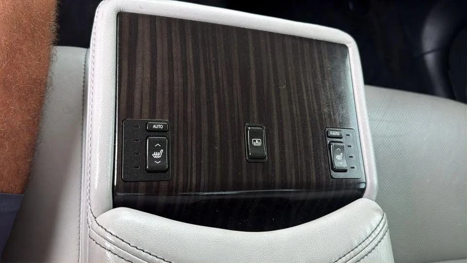 2014 Lexus LS 4th Gen - Image 20 of 20