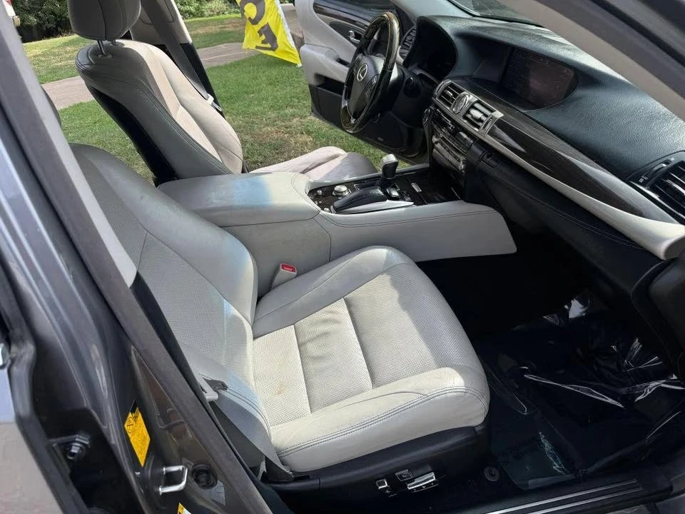 2014 Lexus LS 4th Gen - Image 11 of 20