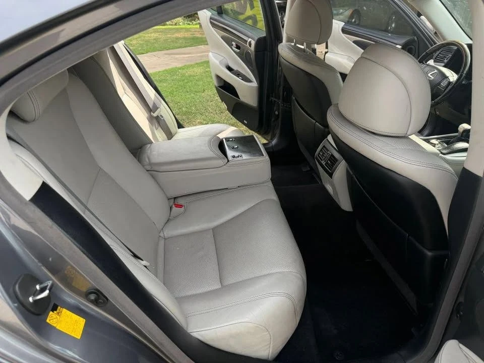 2014 Lexus LS 4th Gen - Image 15 of 20
