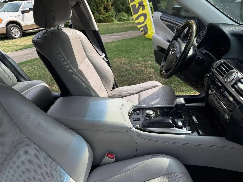 2014 Lexus LS 4th Gen - Image 13 of 20